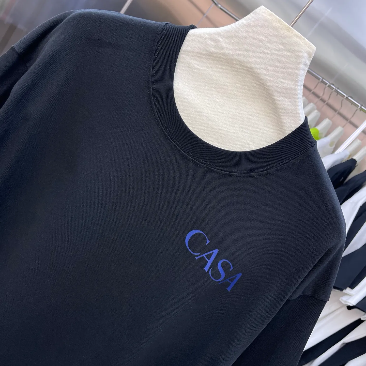 New Arrival Casablanca Casablanca Classic Series printed short-sleeved T-shirt for celebrities. It is made of Xinjiang long-staple cotton ~ grams. The color of the fabric is custom-dyed and will not shrink or fade. It feels comfortable and has a strong texture. A must-have for fashionable men and women, the Classic drop-shoulder wide version is available exclusively in In Stock! Color: White Black Pink Fluorescent Orange (5 colors) Size: S M L XL XXL